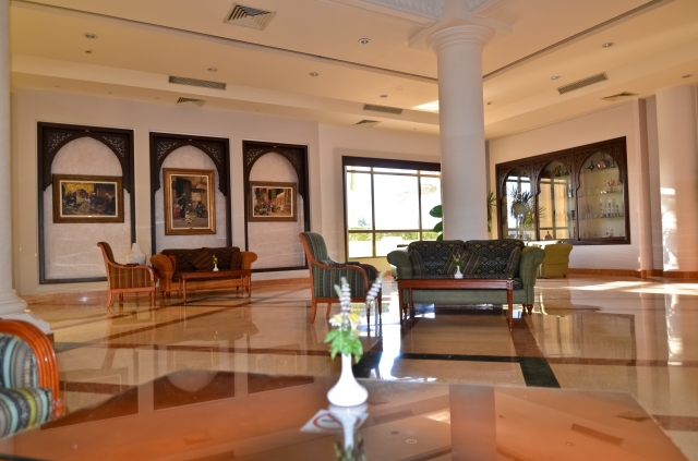 hotel foyer How To Decorate With White